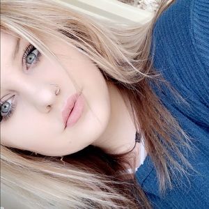 Meet your Posher, Chloe